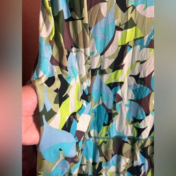 Plus size Maxi LOGO by Lori Goldstein Multicolor Leaf Print Maxi Dress 2X - Picture 3 of 10